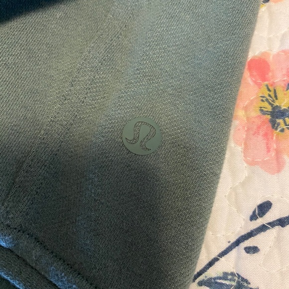 Lululemon pullover - Picture 3 of 3